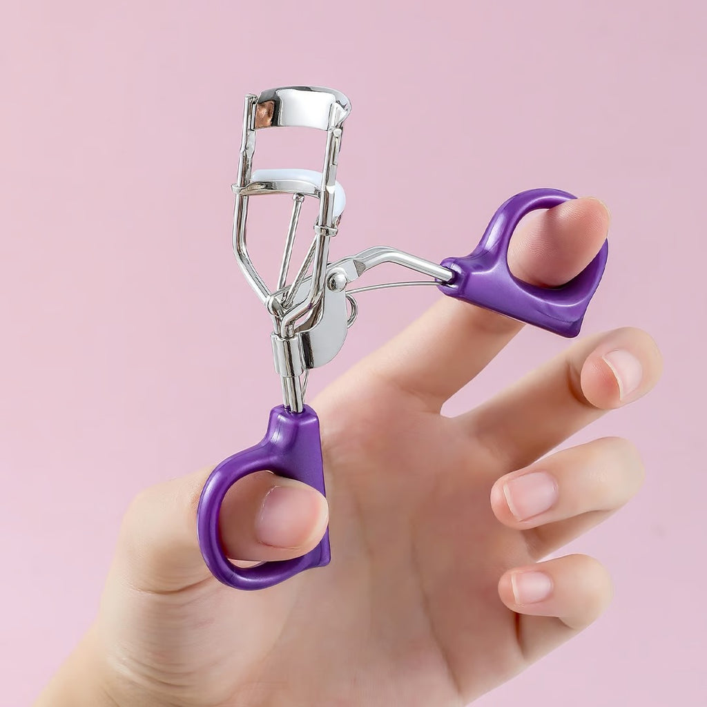 Eyelash Curler, Makeup Tool With Silicone Cushioned Curler Pad ,Creates Eye-Opening &amp; Lifted Lashes (random color)