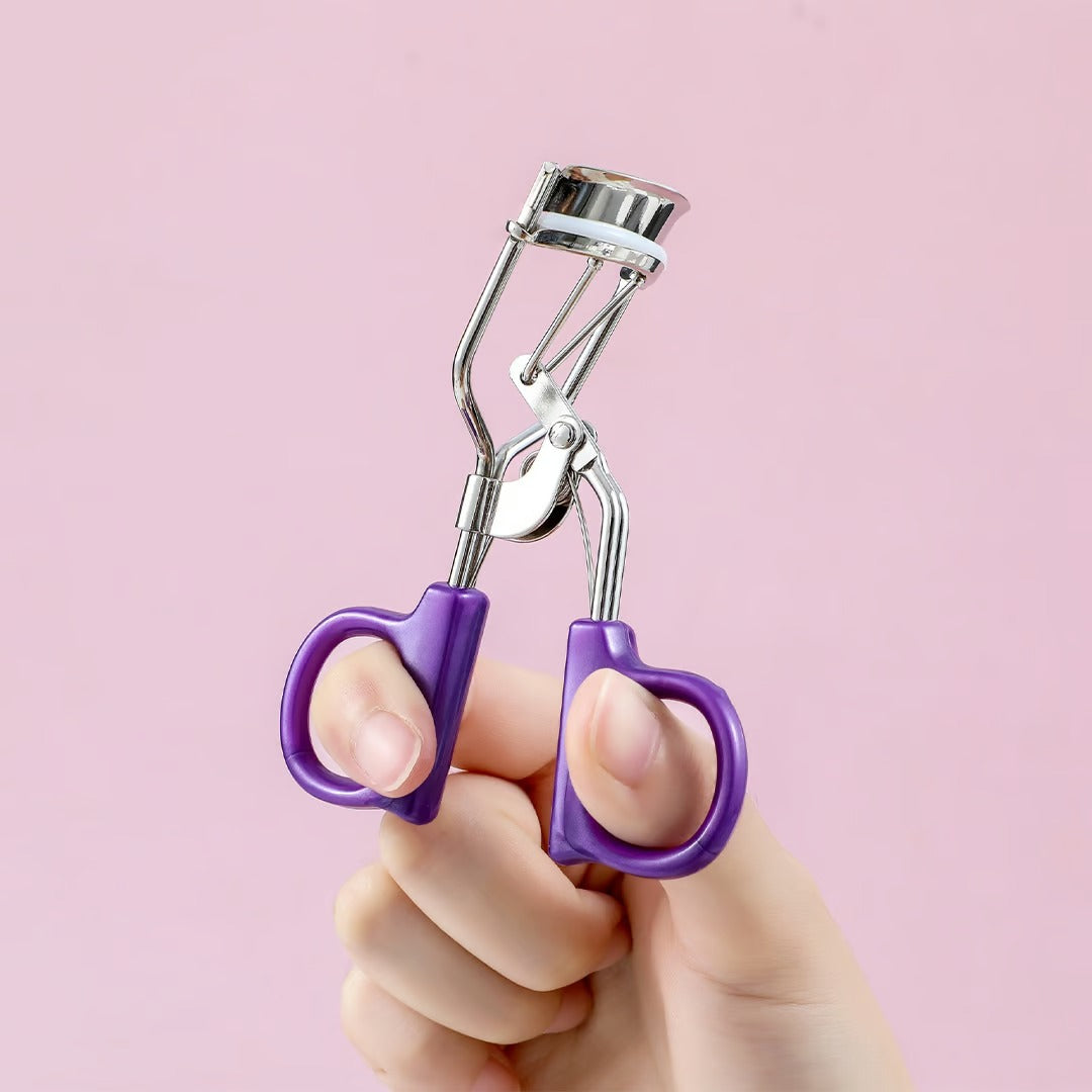 Eyelash Curler, Makeup Tool With Silicone Cushioned Curler Pad ,Creates Eye-Opening &amp; Lifted Lashes (random color)