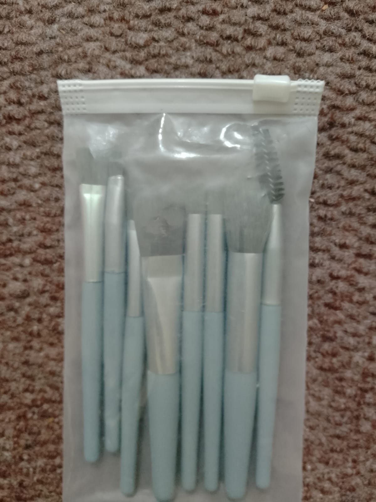 8 Pieces Cute Mini Brushes Pack  (random color)