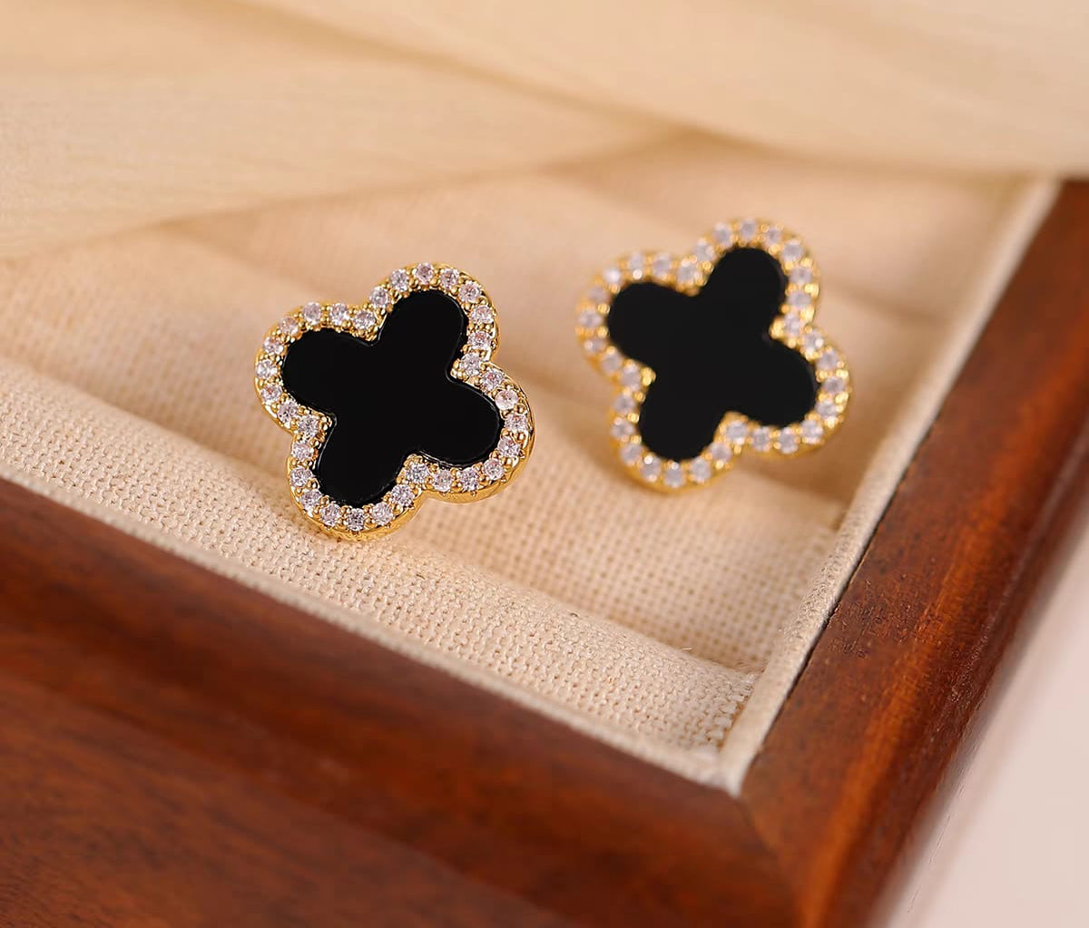 Stainless steel  Flower  zircon studs Earrings - white