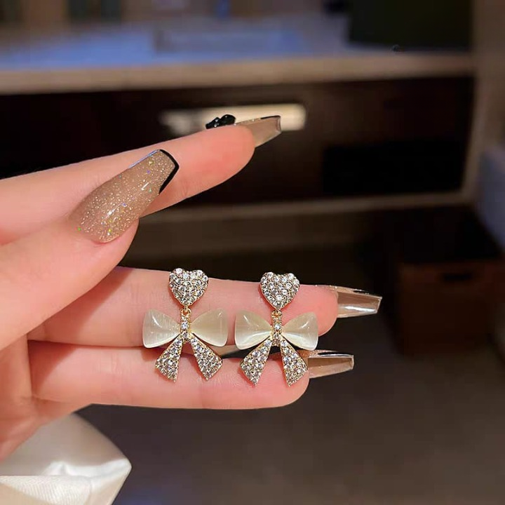 Heart Bow Zircon Korean Stud Earrings for Women �Elegant Golden Alloy Earrings Without Box