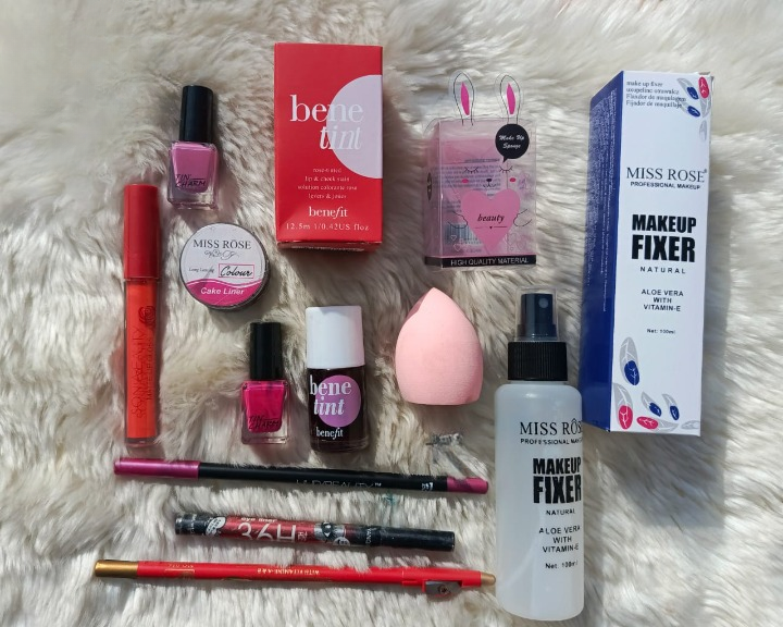 10-in-1 Ultimate Makeup Deal �Complete Beauty Essentials for Every Look!