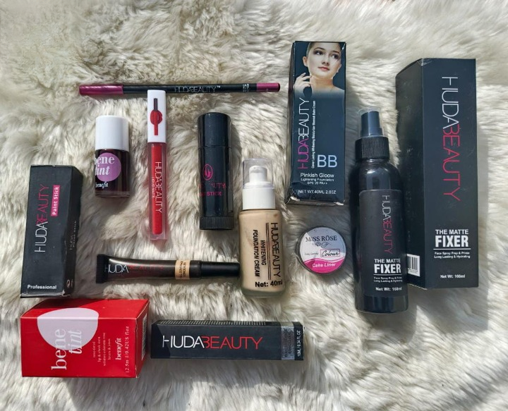 8-in-1 Ultimate Makeup Deal �Essential Beauty Products for Every Look!