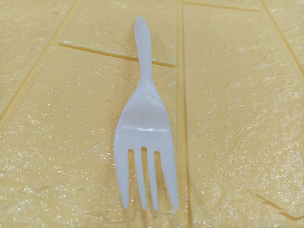 24pcs Imported Disposable Plastic Fork Party Cutlery Fork Birthday Party Tableware for Cake Dessert (Mixed colour)
