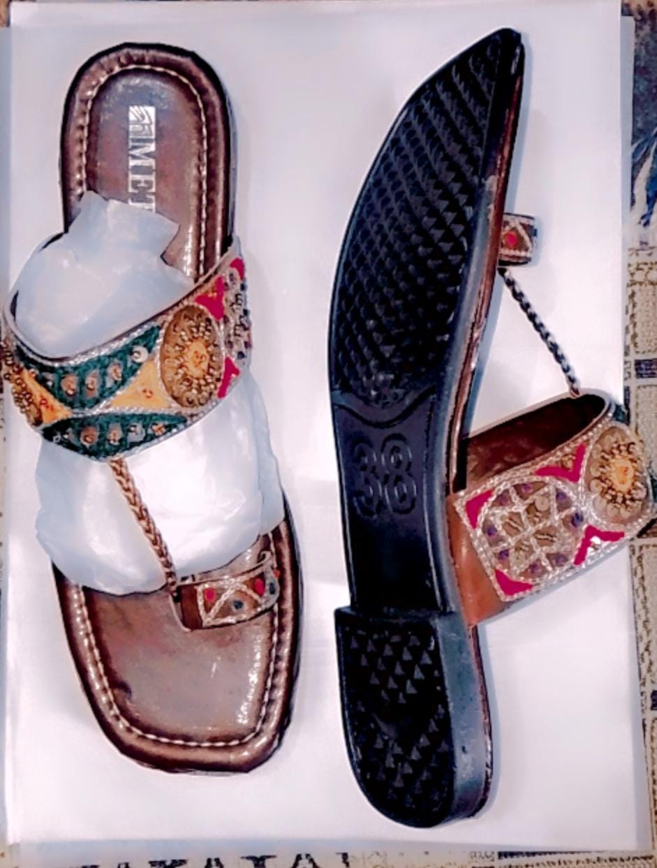 Kolhapuri Slipper Design No. 25-76 �Classic Beige Traditional Footwear (With Box ) - 7