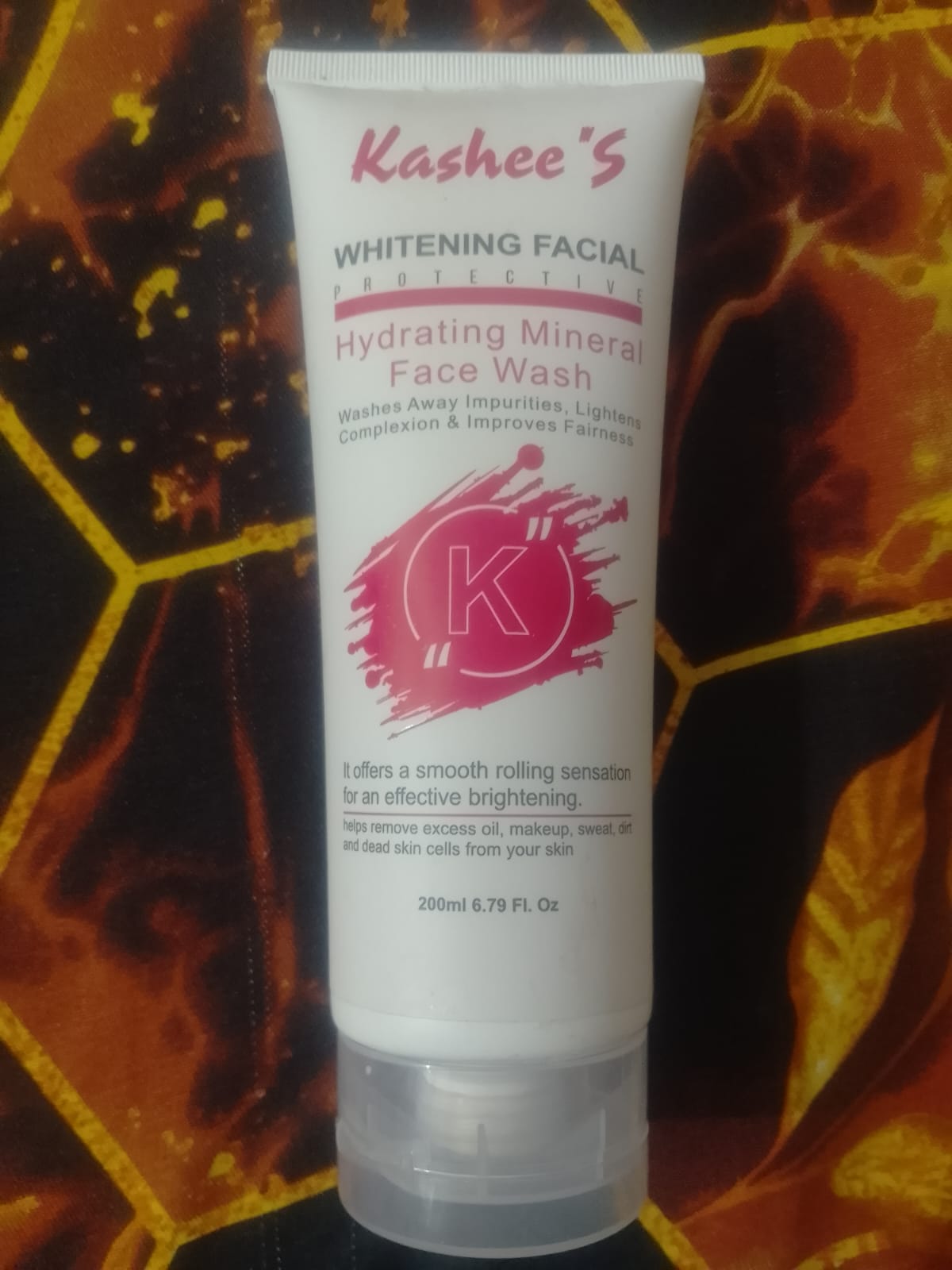 Kashee's Hydrating Mineral Face Wash �Whitening &amp; Brightening Formula - 200ml - Massage Cream