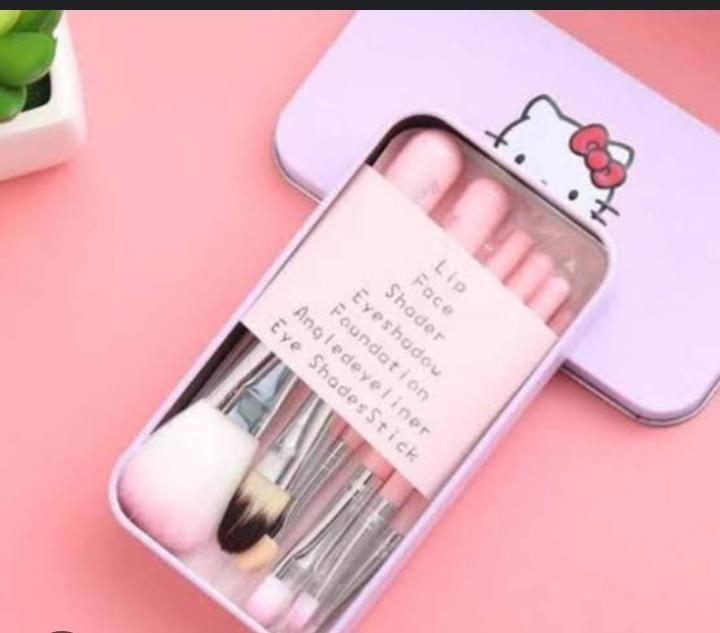 07 PCs Kitty Style Brushes  Makeup Brush Set | Complete Brush Kit for Professional and Beginner (Pink Color)