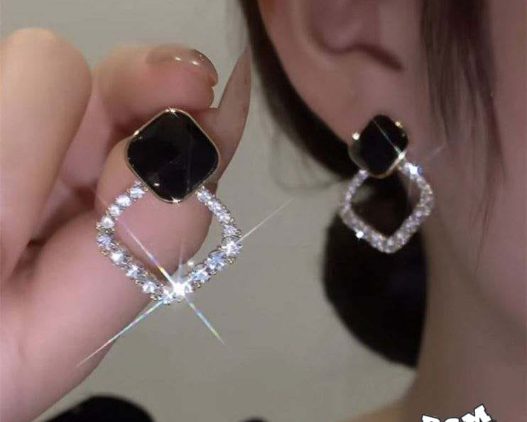 Zircon Korean Black Shiny Earing resin rhombus – photo 2