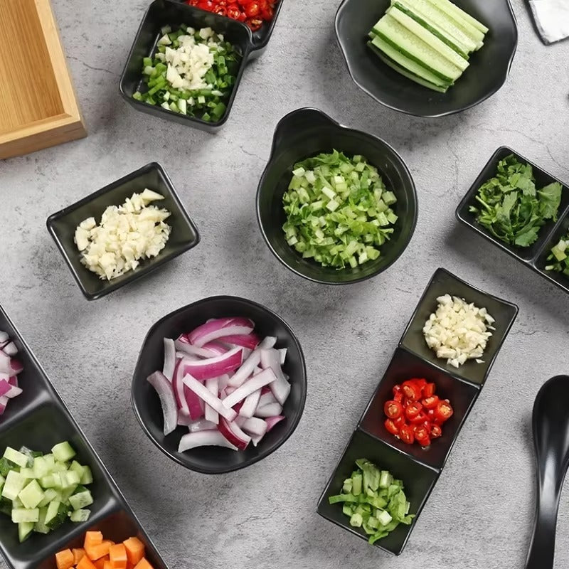 3-Compartment Dipping Sauce Dish �BPA-Free Plastic Condiment Server for Hot Pot, Sushi, Appetizers �Microwave &amp; Dishwasher Safe (random color)