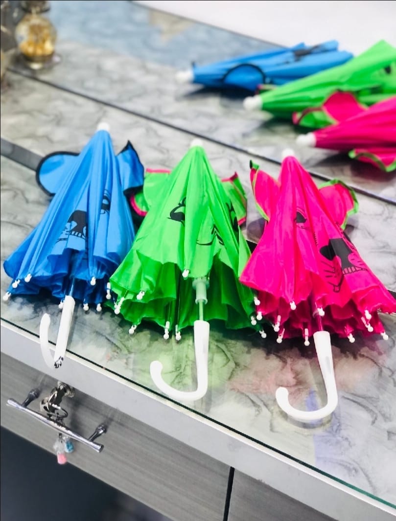 Small Kids Cartoon Umbrella �Multicolor, Random Shape &amp; Design, Lightweight &amp; Compact