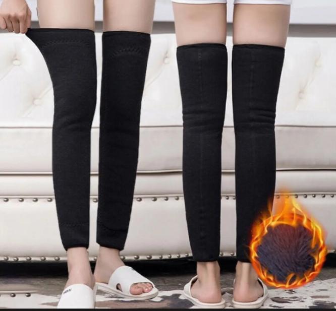 Unisex Wool Knee Length Leg Warmers �Plain Black, Comfortable &amp; Stylish Winter Wear, Easy to Wear - Without Belt (1 Pair)