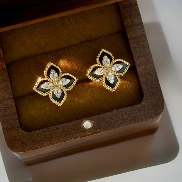 Black and Gold Floral Earrings �Sparkling Four-Leaf Studs with Cubic Zirconia (PJT-991)