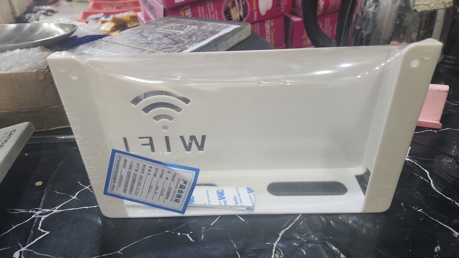 Router Storage Box Wall-mounted Plastic Cable Power Bracket Box Home Decoration Wireless Router Wifi Decoration, Set-top Box Rack( random color )