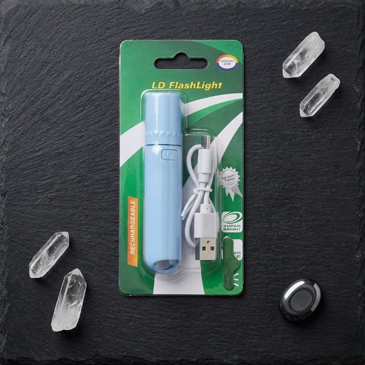 Mini USB-C Rechargeable LED Flashlight �Super Bright Pocket Torch with Telescopic Zoom