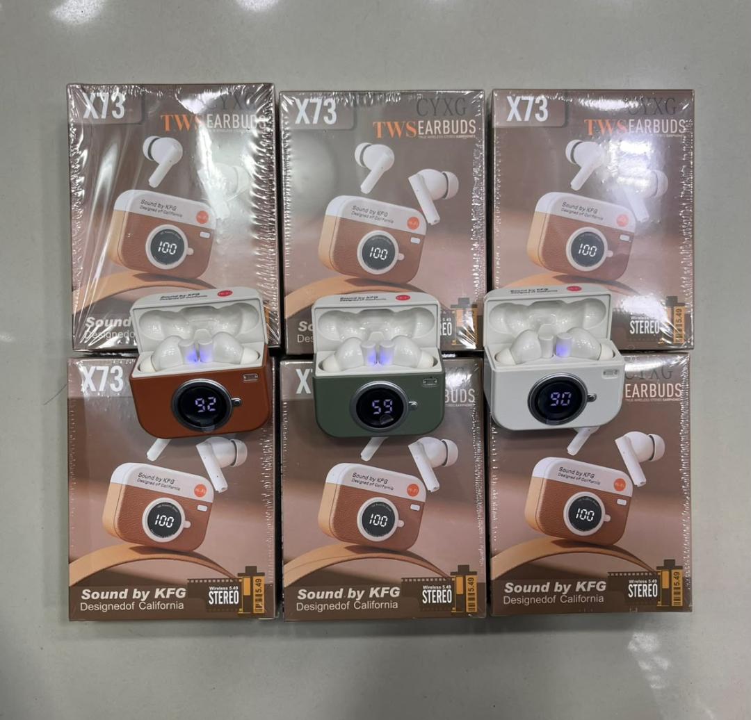 X73 TWS Wireless Earbuds Game Box Edition �True Wireless Stereo Earphones with Retro Retro Console Styling and LED Digital Battery Percentage Display - Random Color