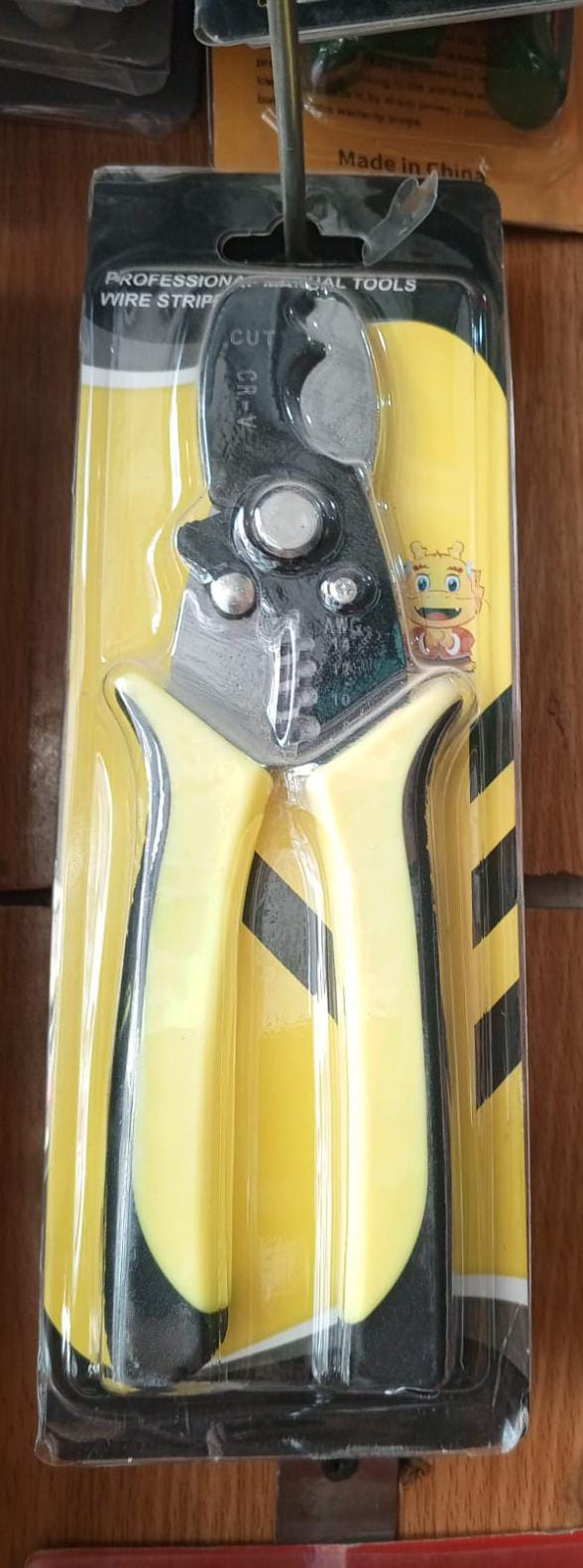 Stainless Steel Wire Cutter Cable Stripper Plier With Multicolor Handle For Household Use (Random Color)
