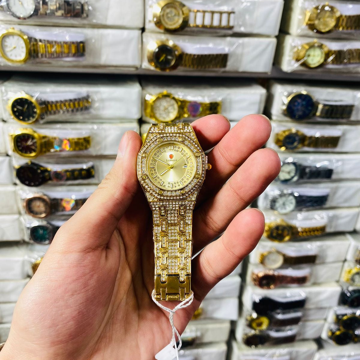 Luxury Gold Diamond-Studded Wrist Watch �Premium Designer Style Quartz Watch for Men & Women (Without Box)