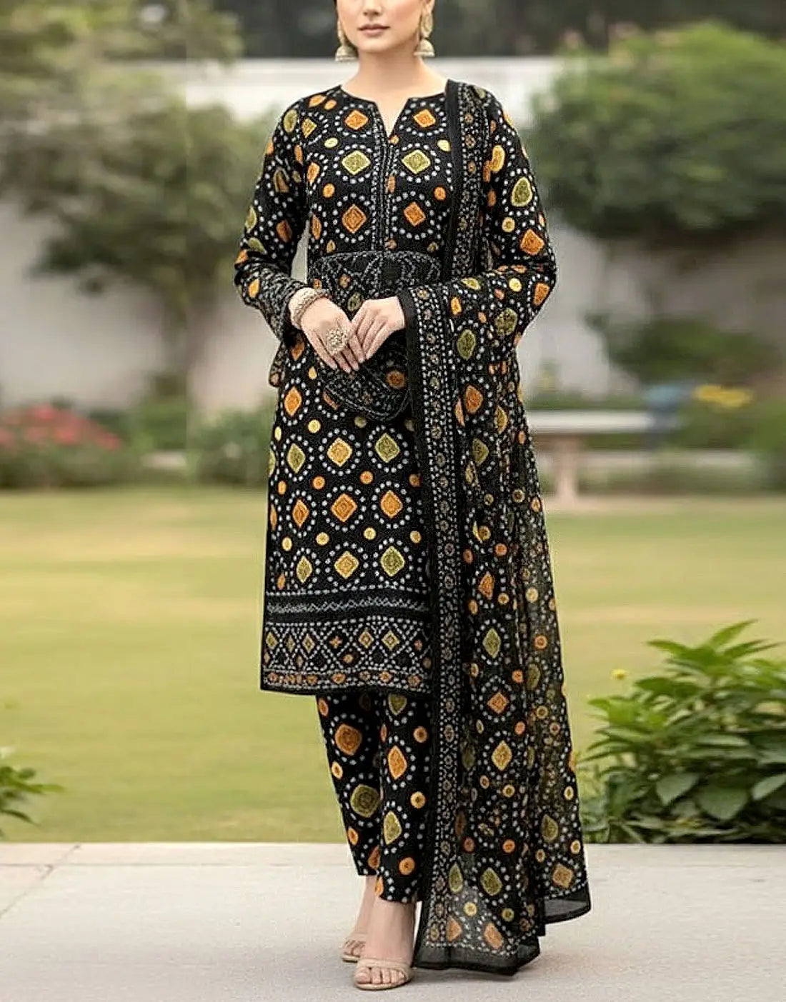 Elegant Digital Chunri Print Embroidered Lawn 3 Piece Unstitched Suit with Chiffon Dupatta �Summer Collection