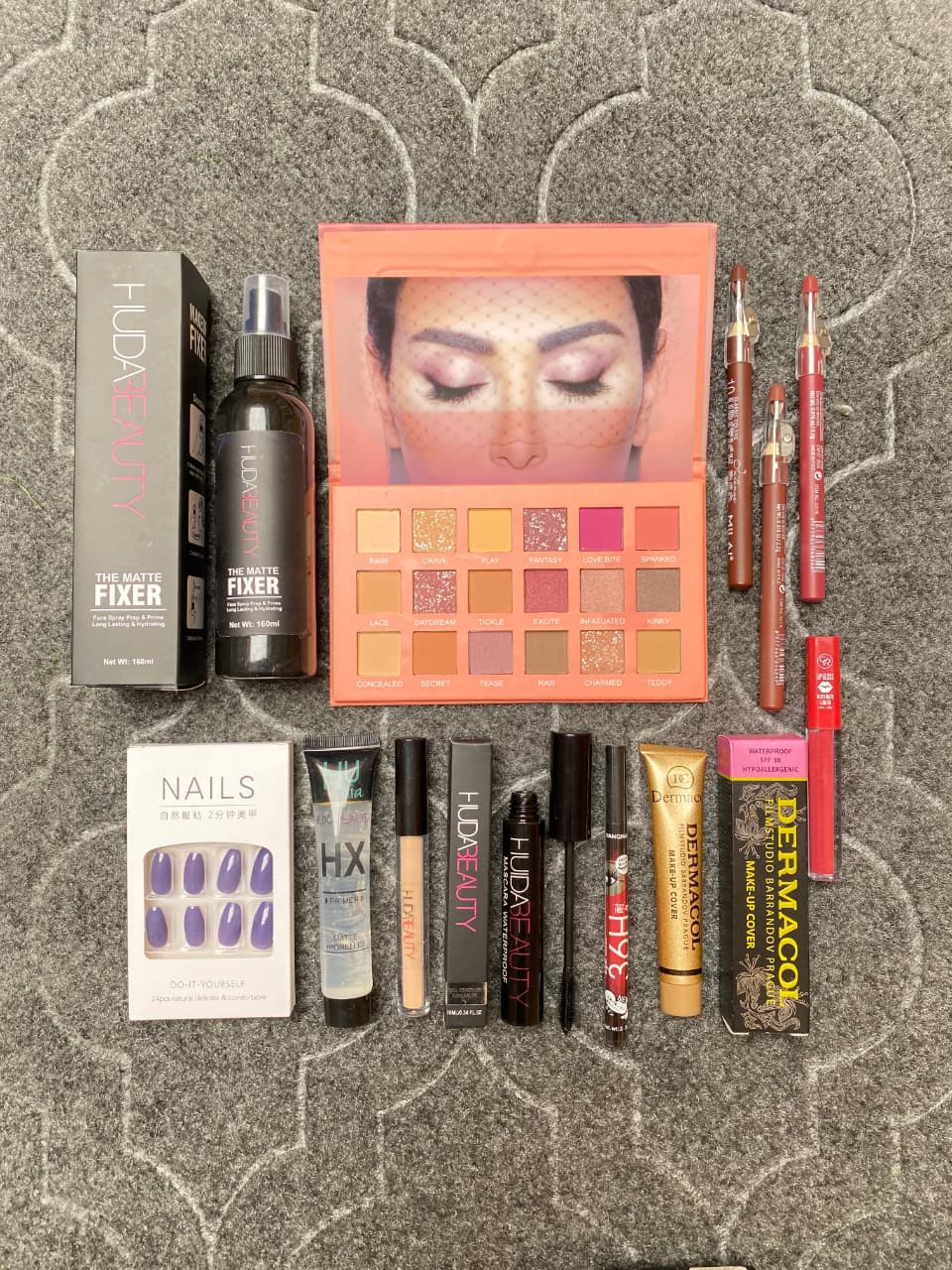 12 Items Complete Makeup & Beauty Deal Kit �Full Face Makeup Set with Nail Polish
