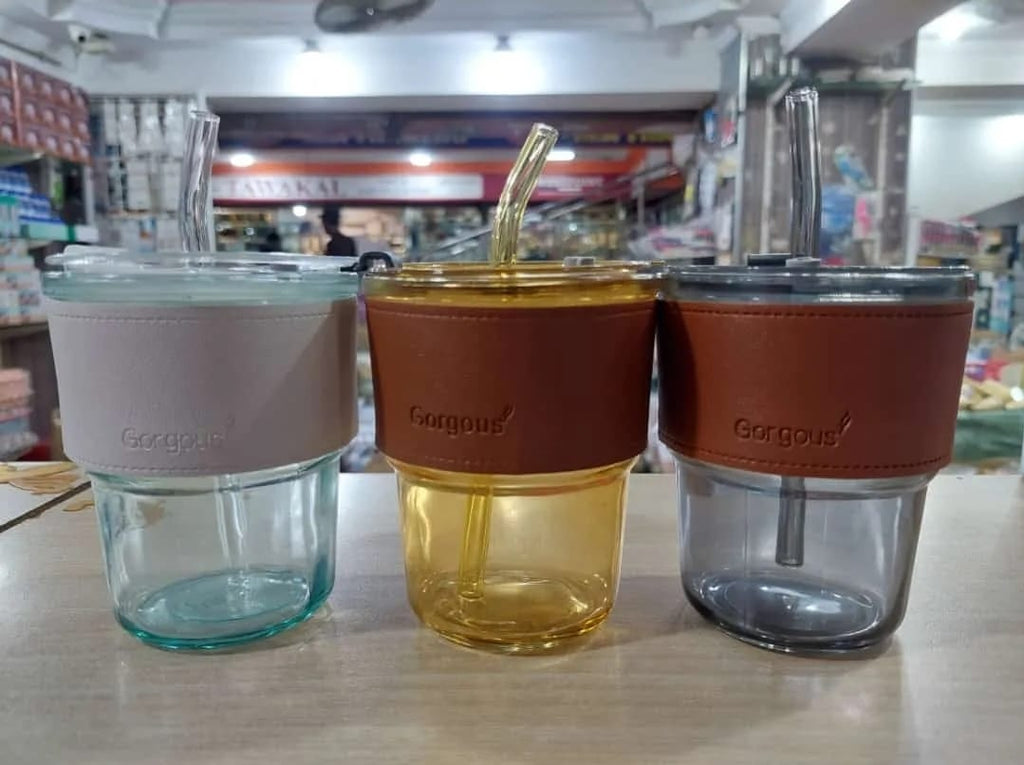 Reusable Coffee Mug with Straw �Leakproof Lid & Heat-Resistant PU Leather Sleeve for Hot & Cold Drinks (300ml)