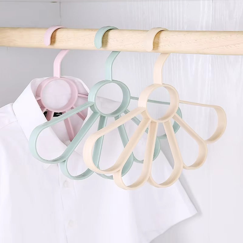 Flower Scarf Belt Hanger Multi Function Plastic Scarf Hanger 5 Holes Space Saving Organizer For Scarves Ties And Jewelry (Random Color)