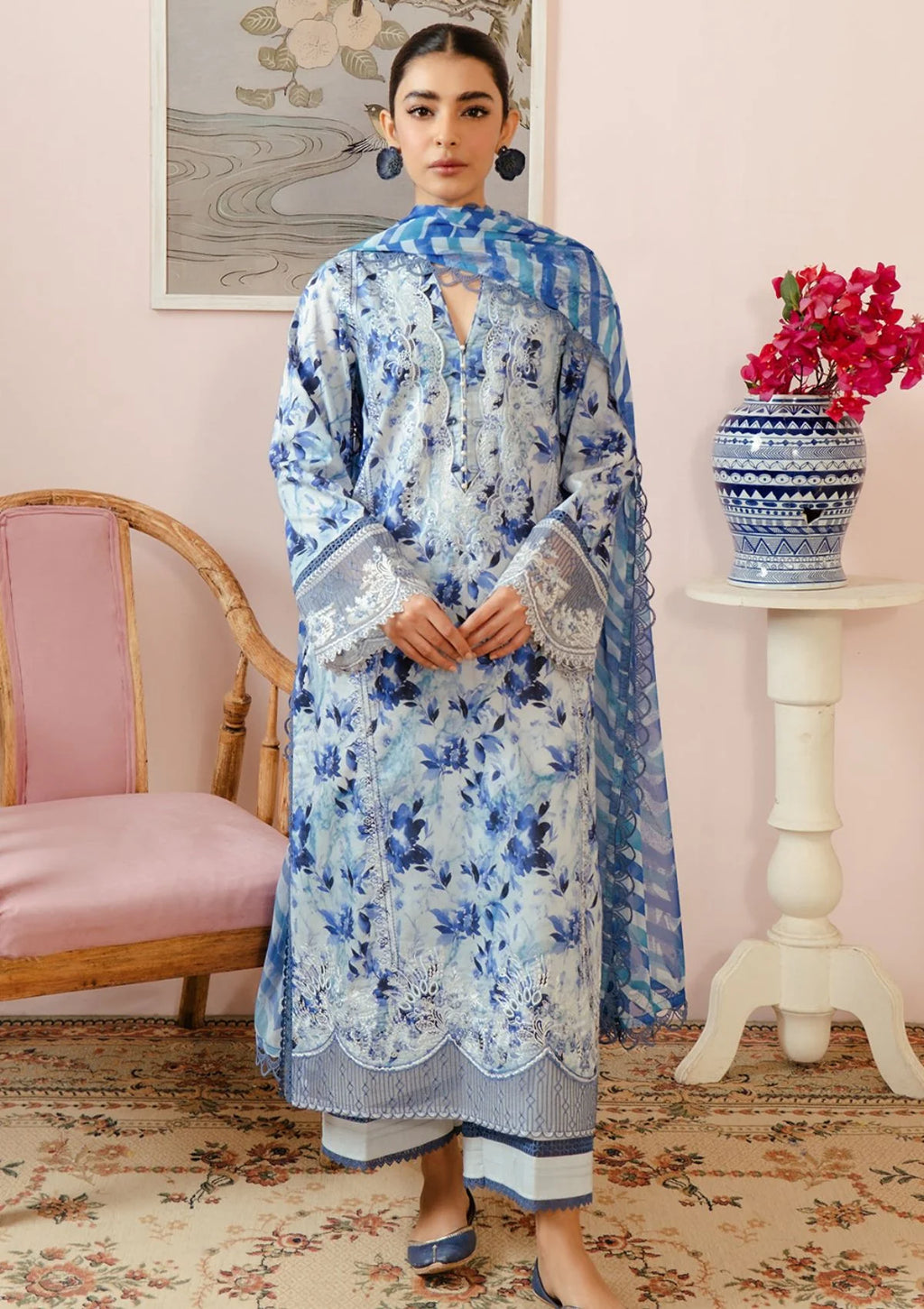 Malina Embroidered Luxury Lawn Unstitched 3Pc Suit �Ice Blue Floral Digital Print with Chiffon Dupatta