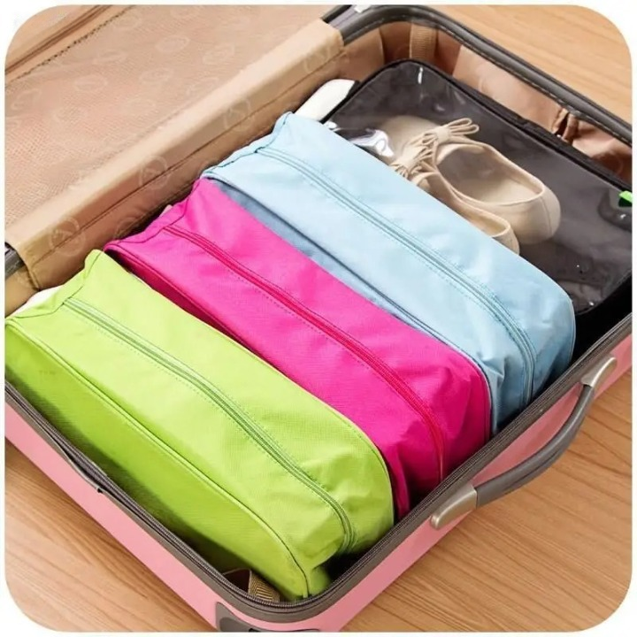 Waterproof Travel Shoe Bag �Portable Ventilated Gym Organizer for Sports Shoes, Yoga, Basketball & Football �Odor-Proof (Random color)