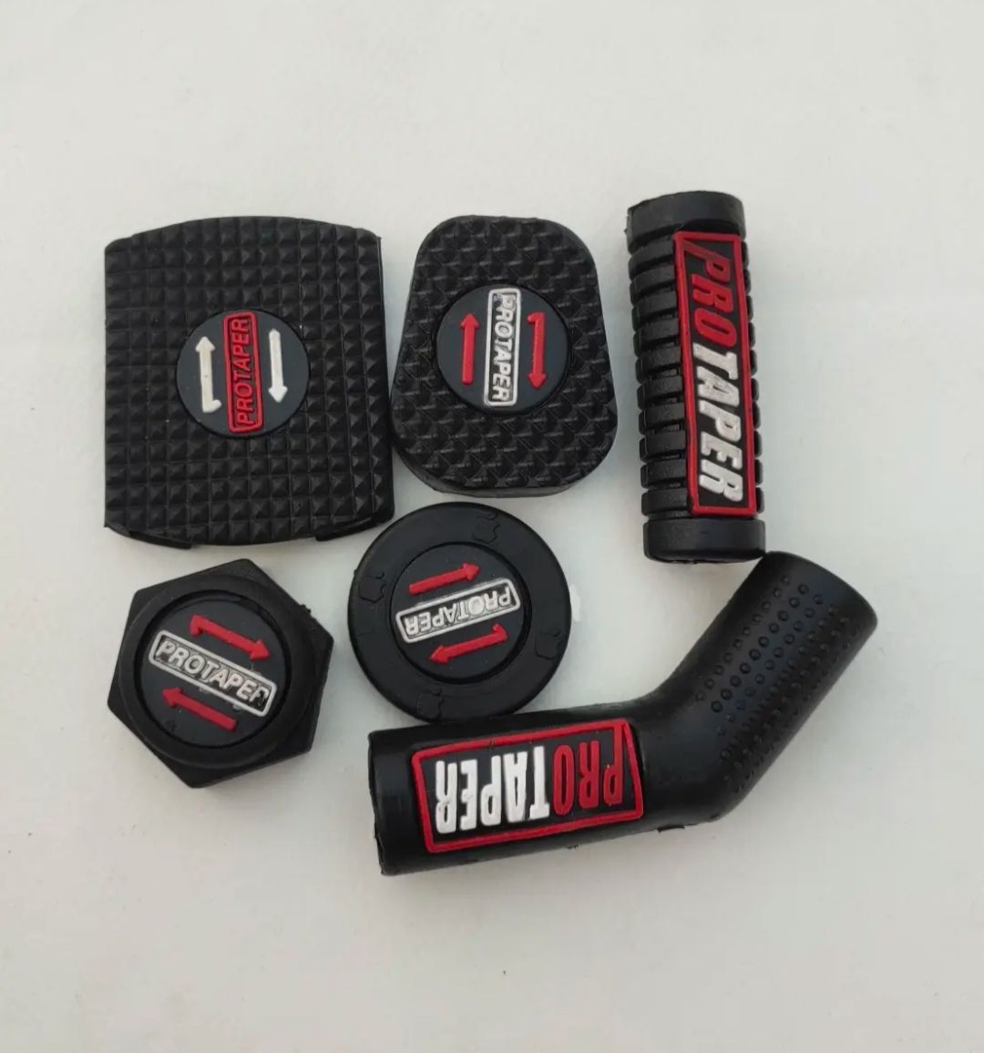 6 Piece Rubber Set for 70cc & CG 125 Motorcycles �Chain Cover, Handle Nut, Kick, Brake & Gear Lever Rubbers �Random Colors