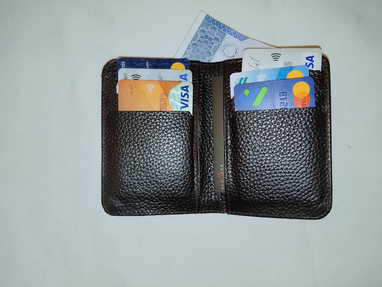 Unisex Slim Cow Leather Wallet �Brown | Minimalist Bifold Card & Cash Holder