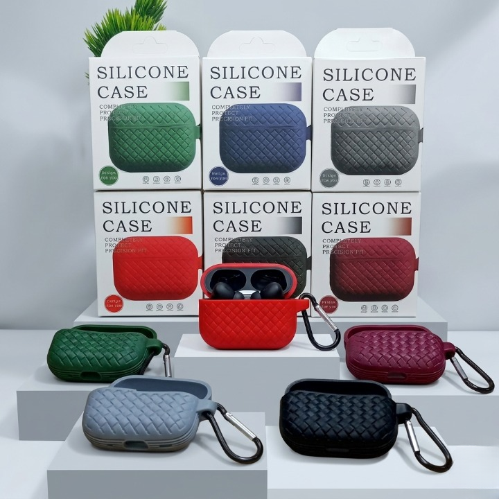 Silicone Case for AirPods Pro / Pro 2 - High Quality Protective Cover - Random Color