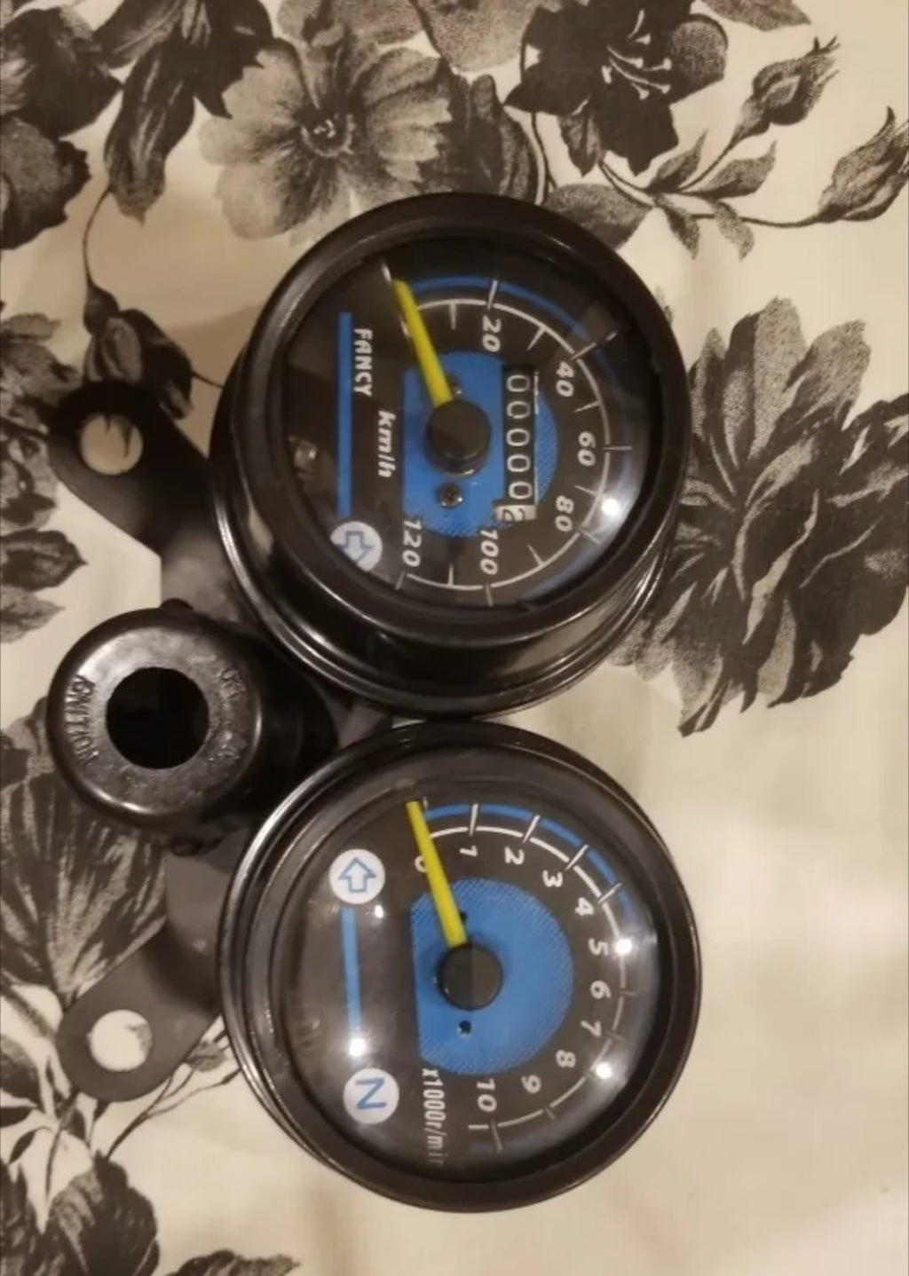 Double Round Fancy Meter Speedometer RPM for Honda 125 Motorcycle �Dual Analog Speed & RPM Gauge (Without Switch)