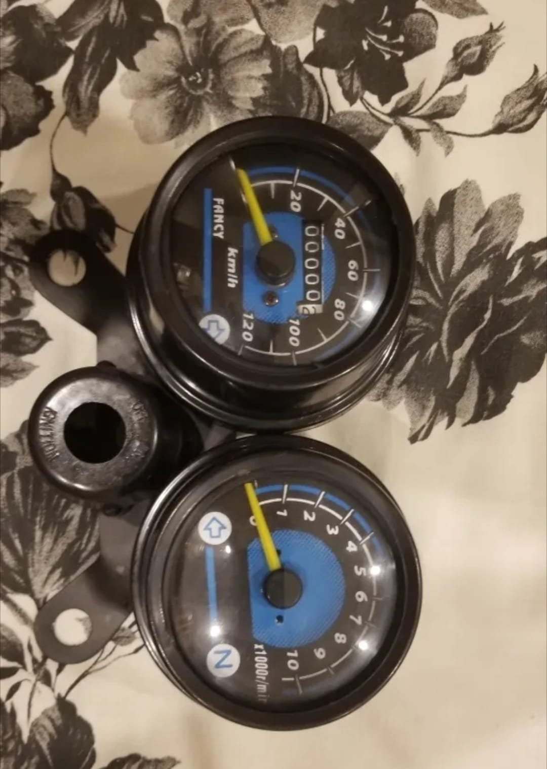 Double Round Fancy Meter Speedometer RPM for Honda 125 Motorcycle �Dual Analog Speed & RPM Gauge (Without Switch)
