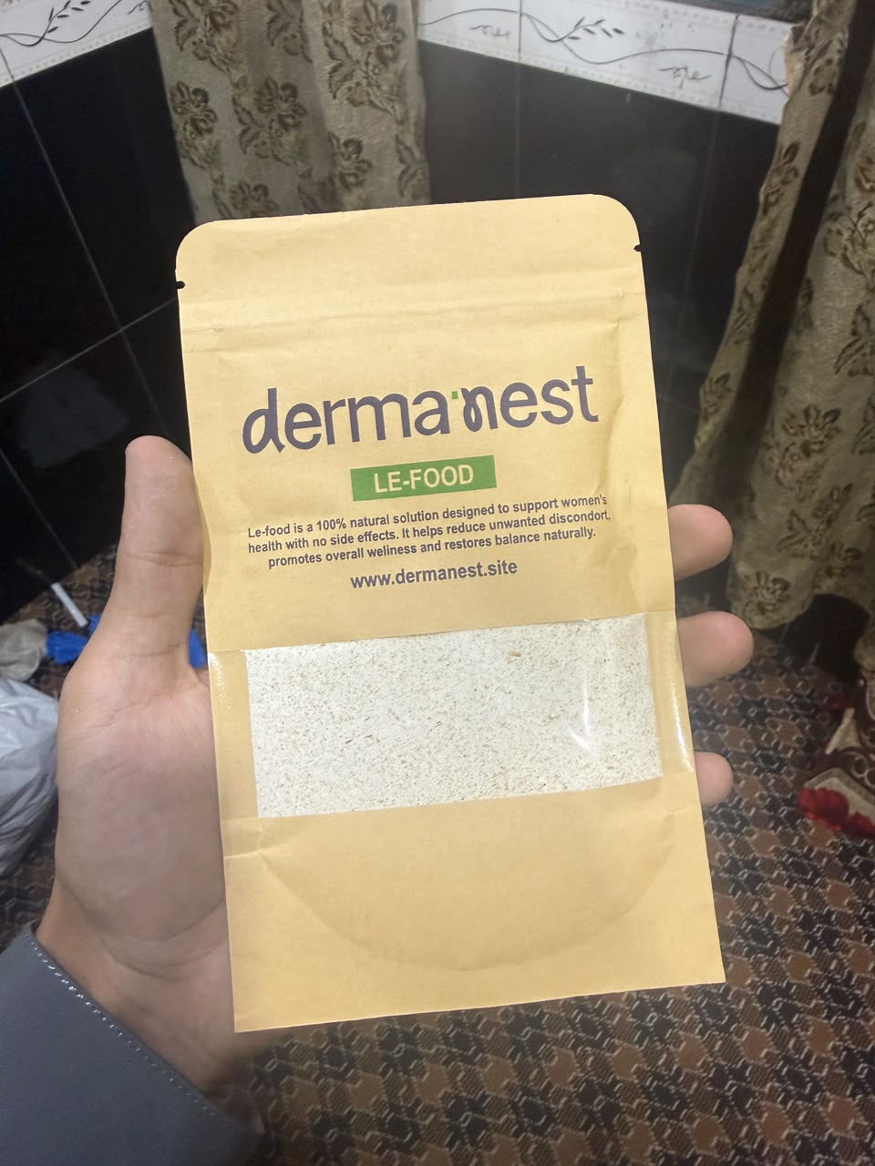 Premium Gold Collagen Crystal Lip Mask �Deep Hydrating, Plumping & Anti-Chapping Gel Patches for Soft & Pink Lips - 75g
