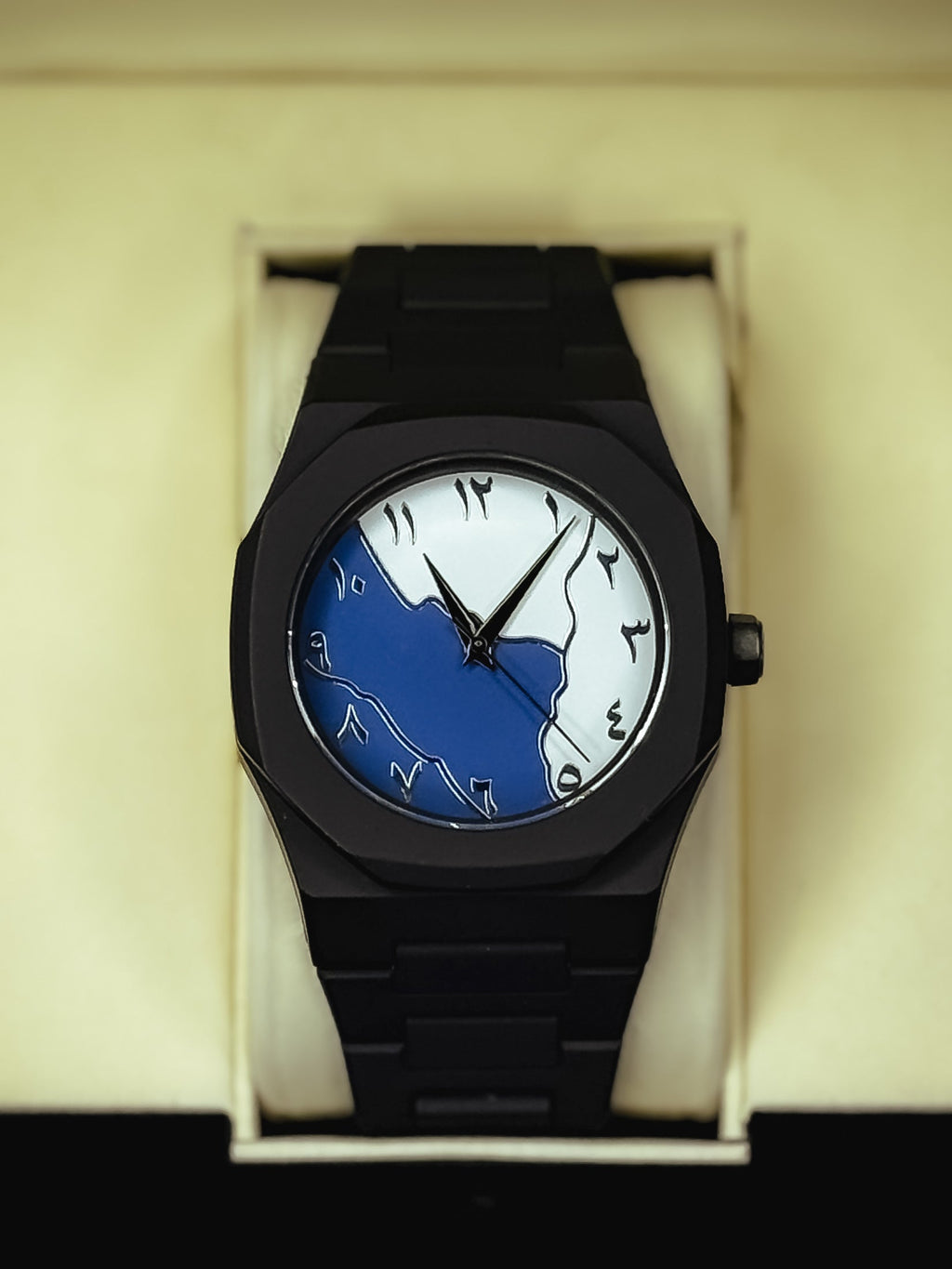 Black Aura Watch Elegant Stylish Design Strong