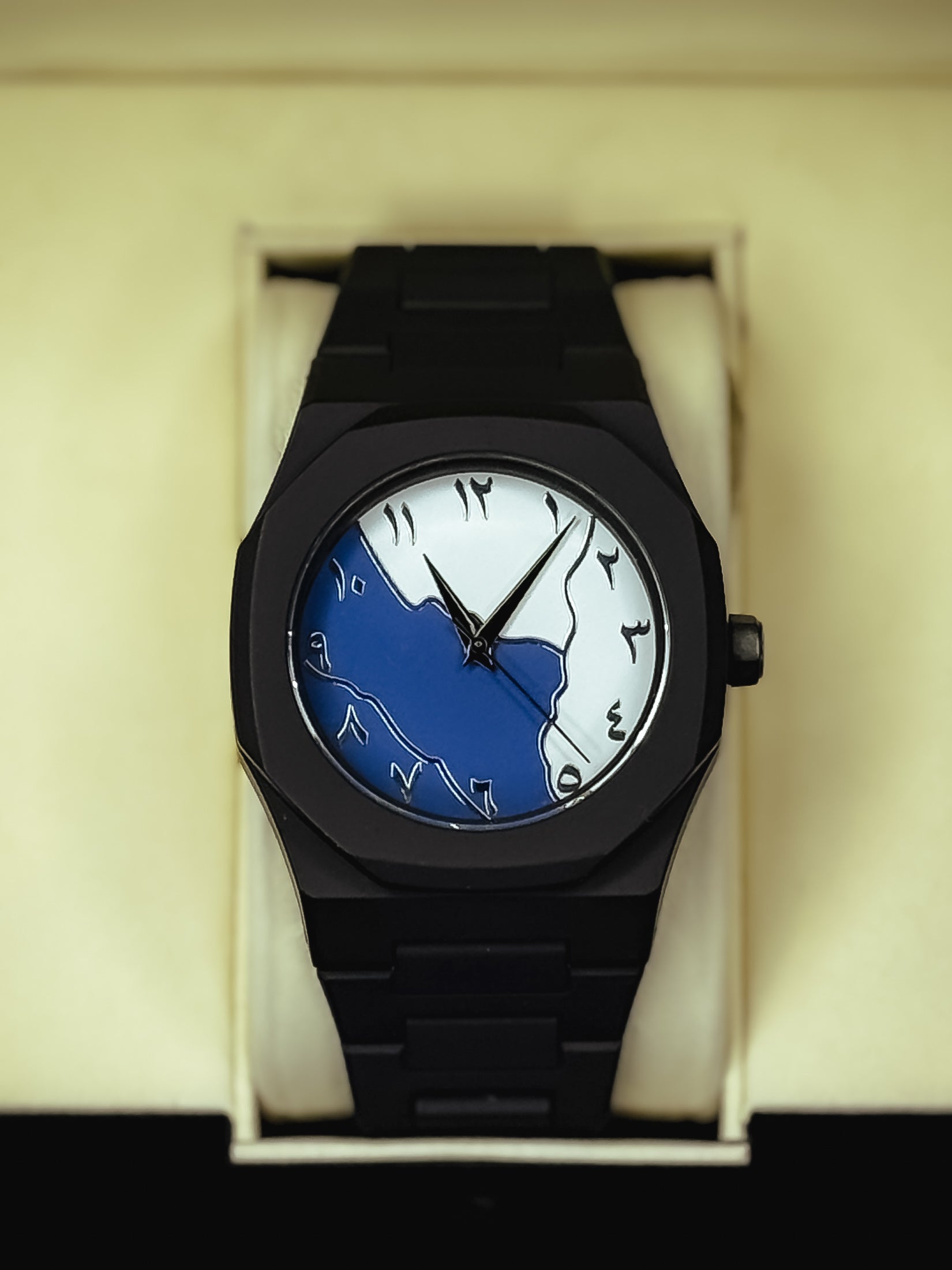 Black Aura Watch Elegant Stylish Design Strong