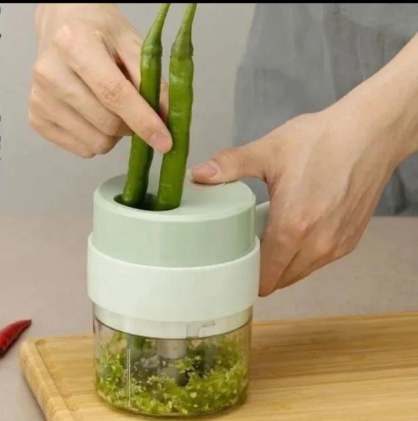4 in 1 Handheld Electric Vegetable Cutter Wireless Food Processor for Garlic Pepper Chili Onion Celery Ginger Meat with Brush(random color )