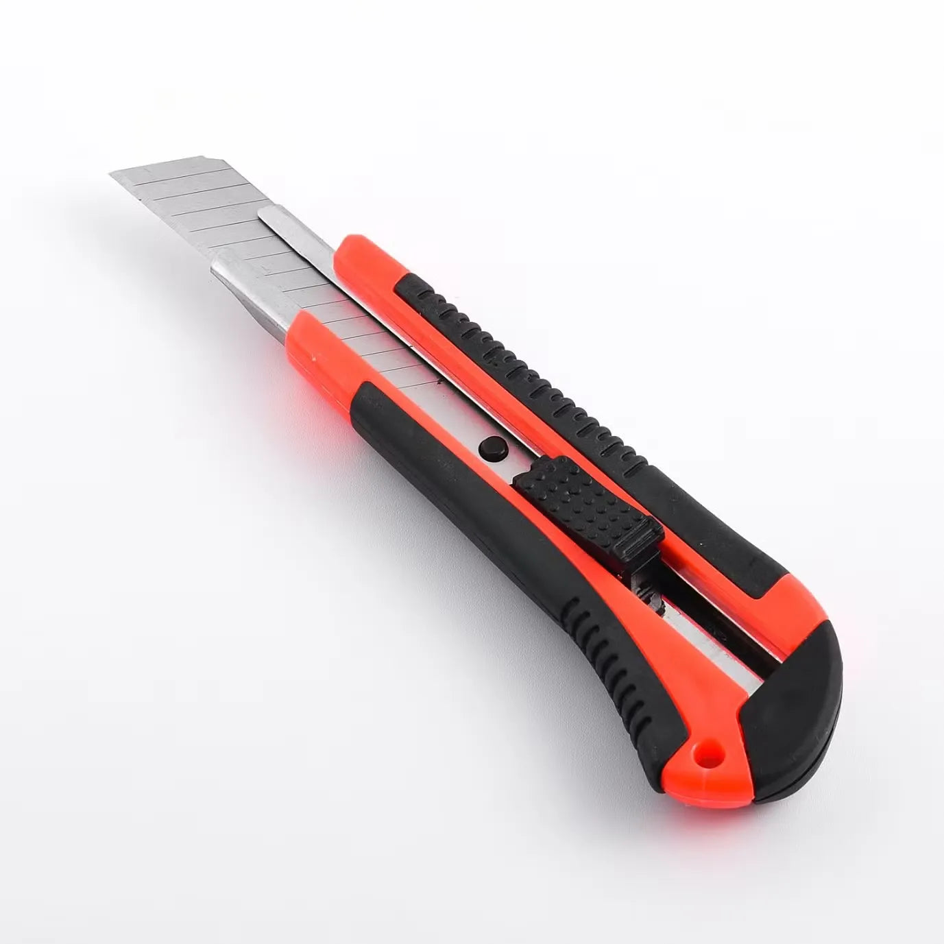 All Purpose Cutter Knife With 5 Extra Blades Paper Plastic And Wood Cutting Tool 18mm Steel Blade Rubber Grip