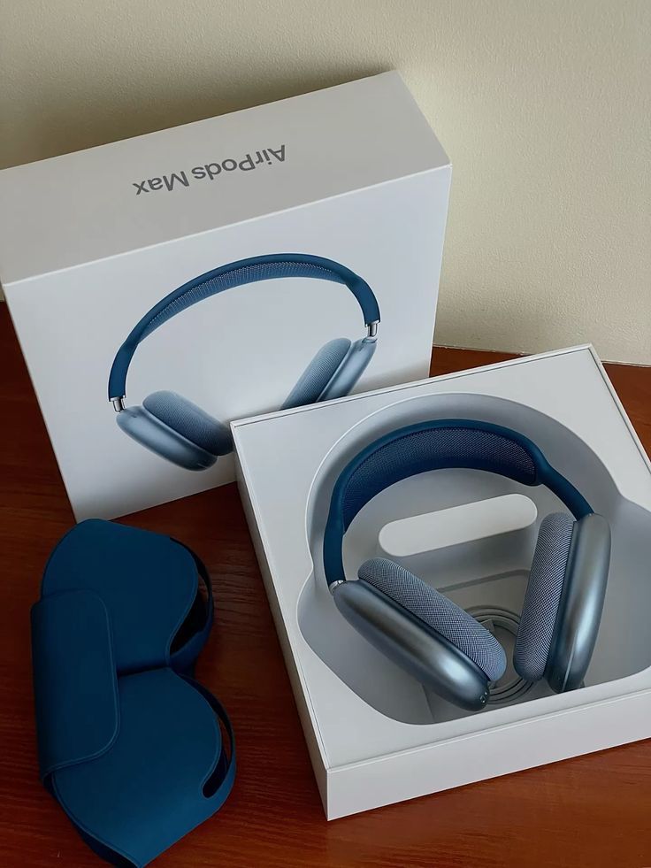 Airpods Max - Premium Over Ear Wireless Bluetooth Headphones With High Fidelity Audio Active Noise Cancellation And Luxurious Comfort Fit (Random Color)