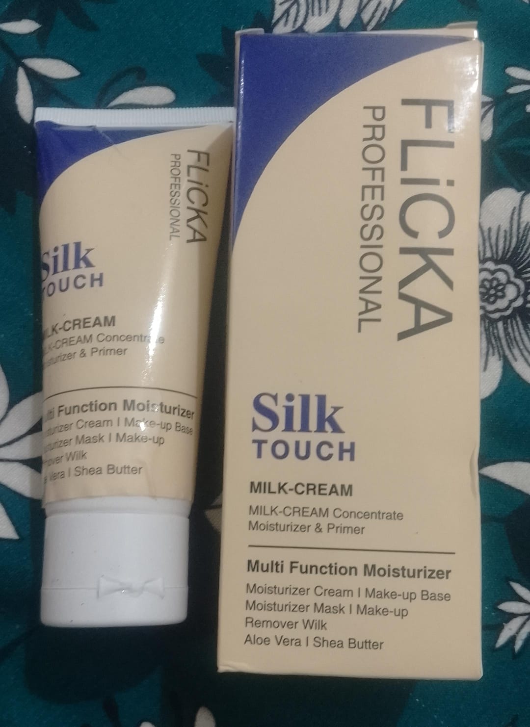 FLiCKA Silk Touch 3-in-1 Moisturizer & Primer | Hydrating, Lightweight, Long-Lasting | Pore Minimizer | 60g