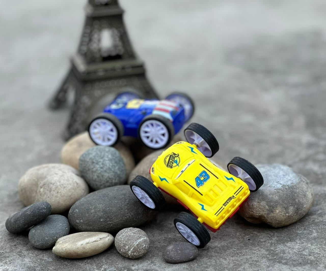 360? Stunt Car Toy - Double-Sided Flip Action, Friction Powered, Cartoon-Themed Racer - Durable & Safe Kids Toy Car - Indoor & Outdoor Fun (Random Colour)