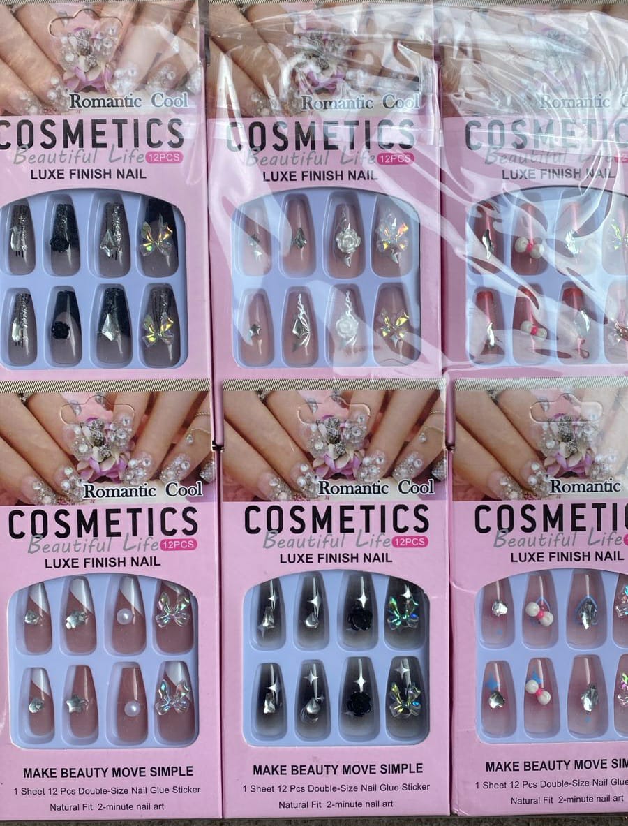 Multicolor 12 Pcs Stylish Artificial Nails Set – photo 4