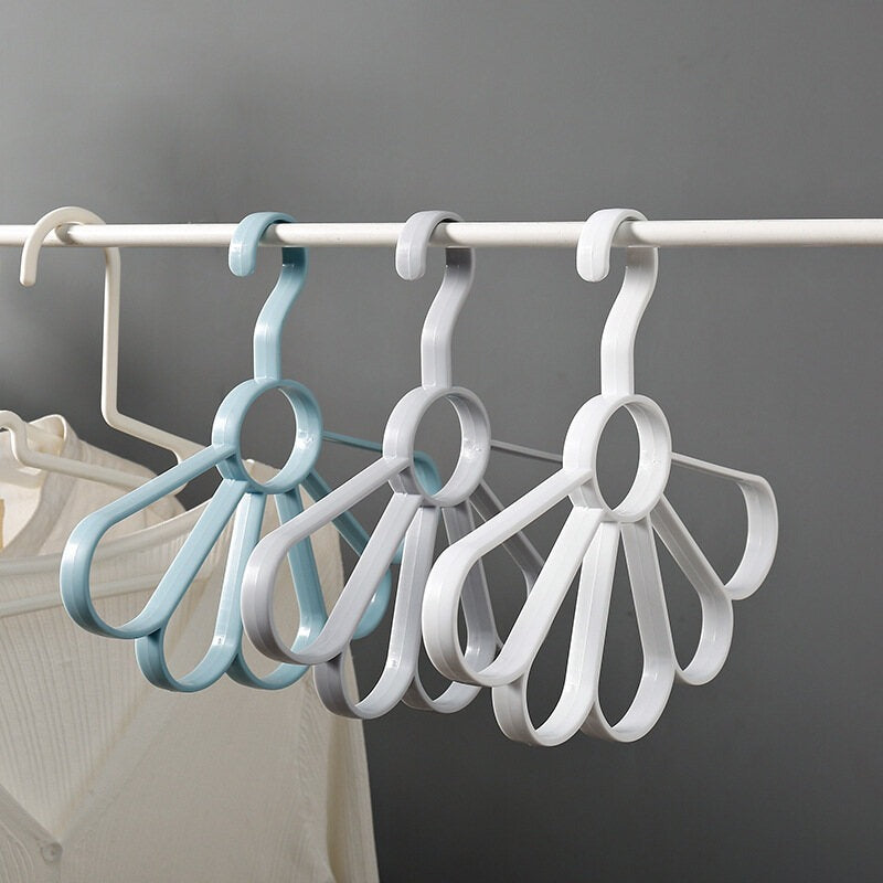 Flower Scarf Belt Hanger Multi Function Plastic Scarf Hanger 5 Holes Space Saving Organizer For Scarves Ties And Jewelry (Random Color)