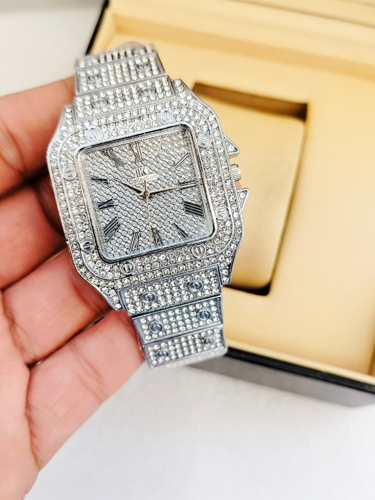 Ladies Stylish Stone Watch �Rose gold