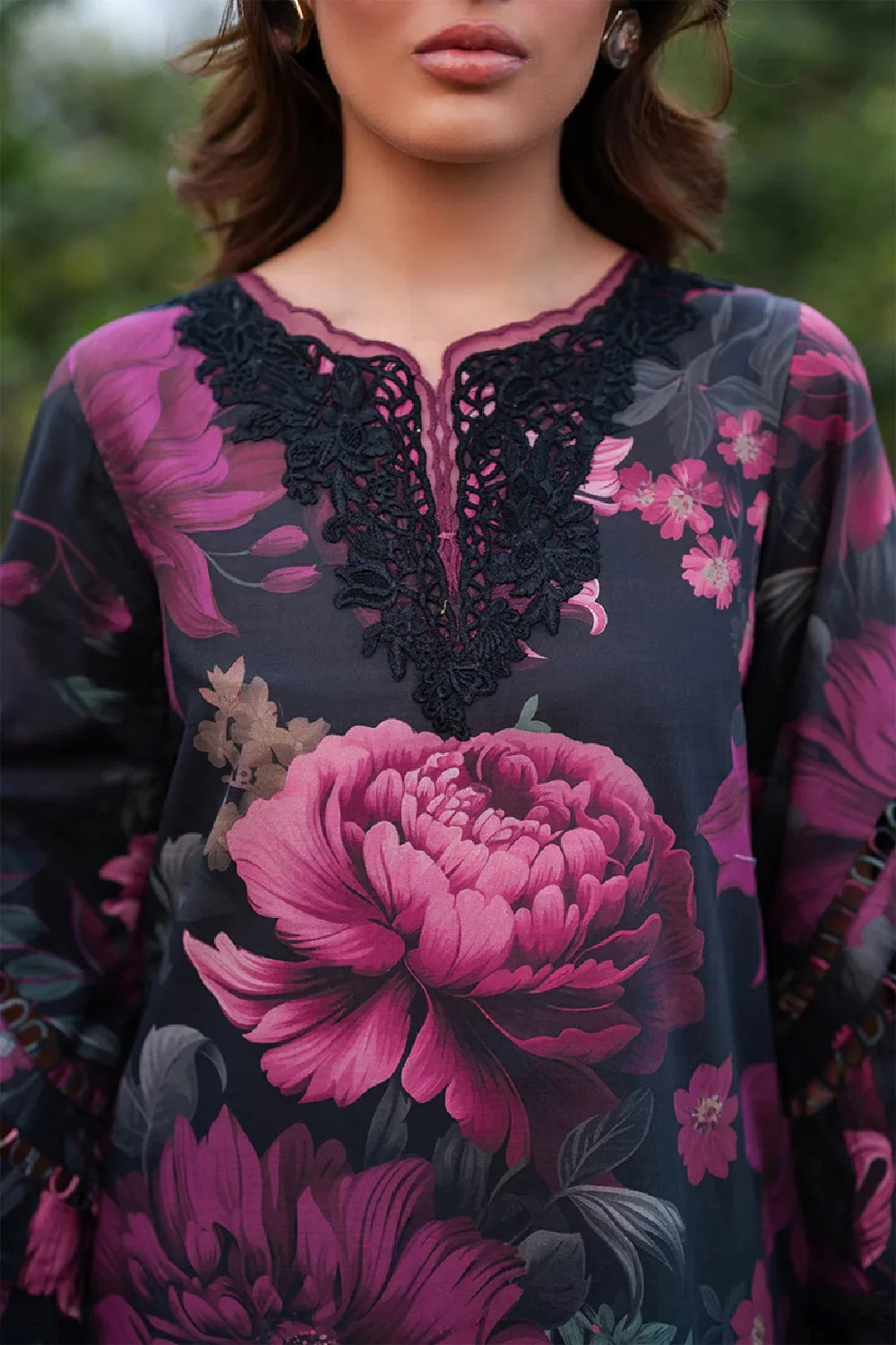 Iznik Digital Printed 3Pc Embroidered Lawn Unstitched Suit with Chiffon Dupatta �Summer Collection 2026
