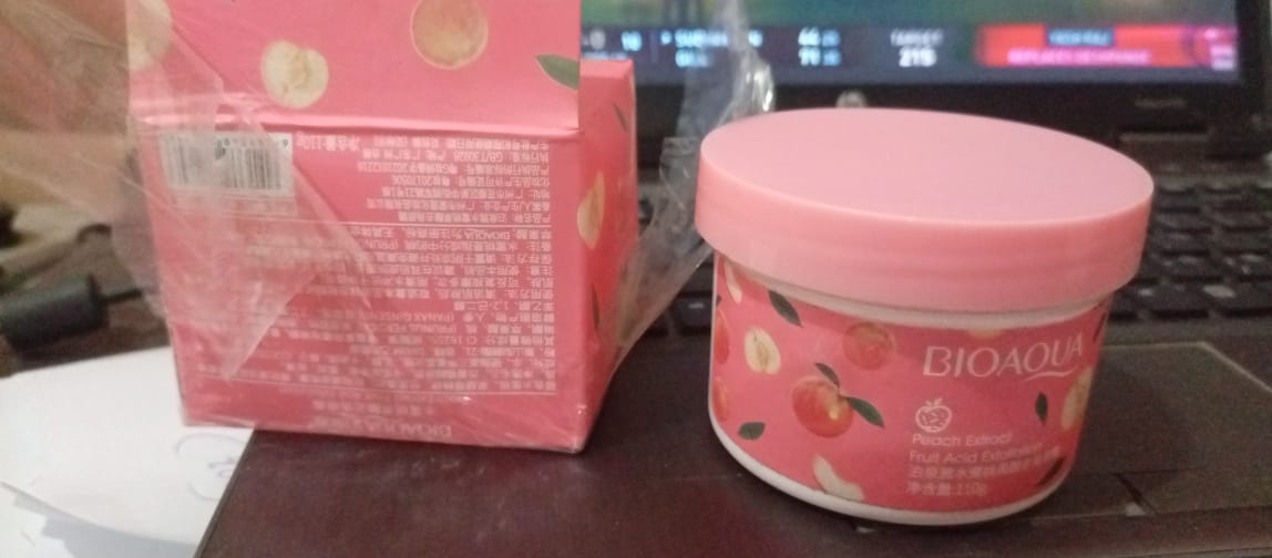 BIOAQUA Peach Extract Fruit Acid Exfoliation Cream - 110g