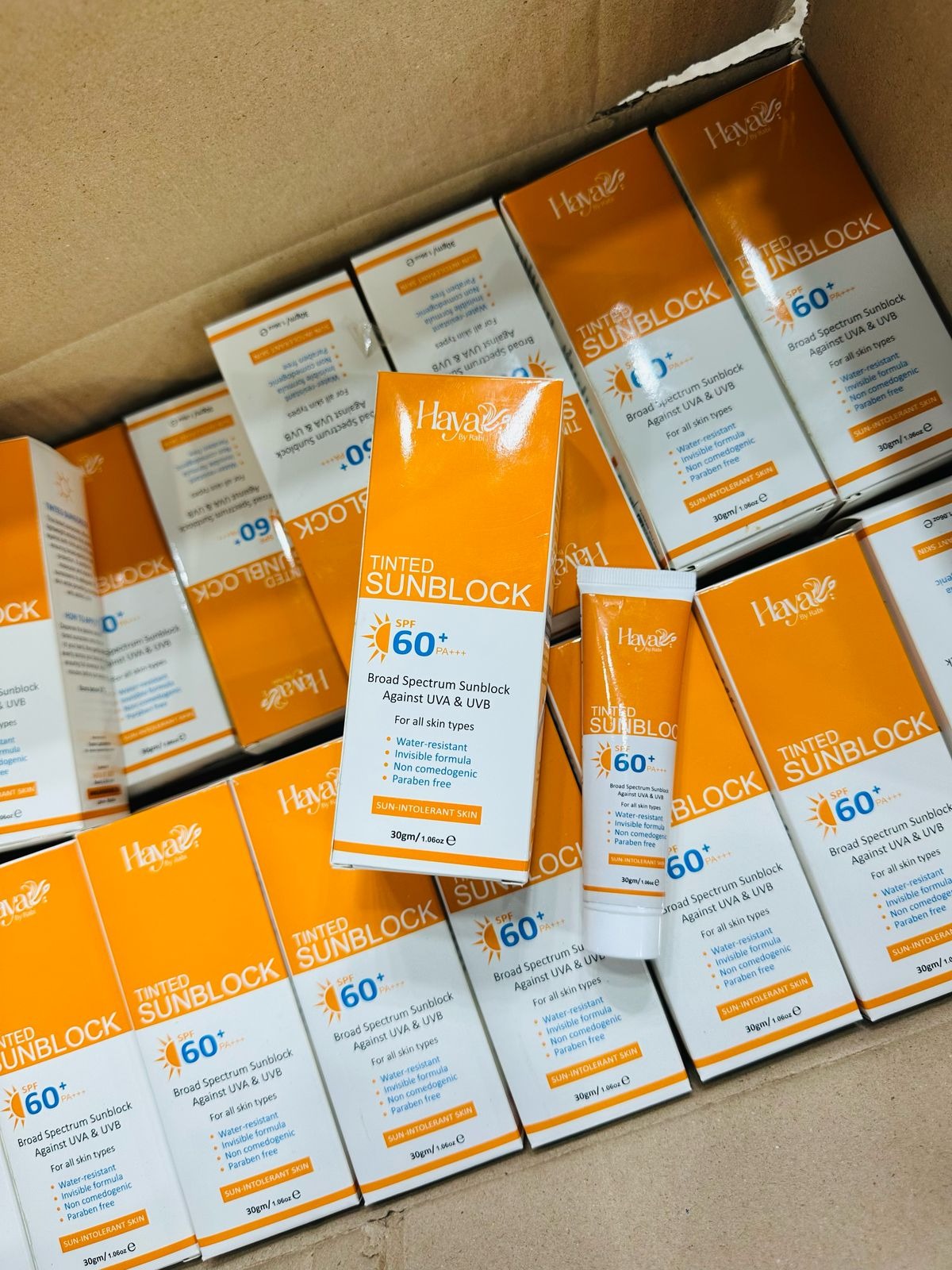 Haya Tinted Sunblock SPF 50 Broad Spectrum UV Protection with Natural Skin Tint, Lightweight &amp; Non-Greasy Formula for All Skin Types write me description for this