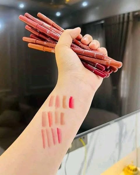 Flormar Perfect Lipliner �Long-Lasting &amp; Intense Color | Smooth Application | Pack of 12 Shades